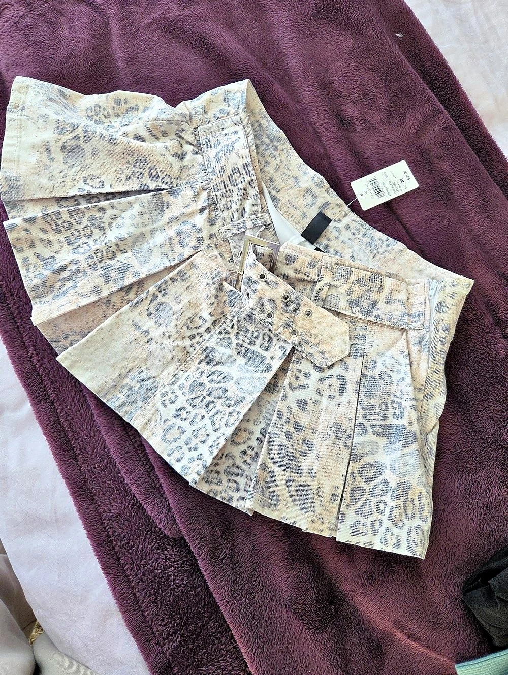 Medium Pleated Animal Print Mini Skirt in Beige & Blue Size Medium